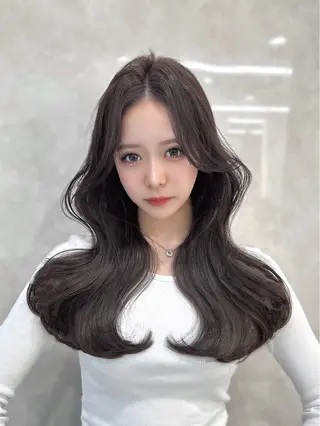 ロング 岡部 未咲希のヘアスタイル
