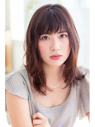 ミディアム カラー tocoha 四條畷駅のヘアスタイル