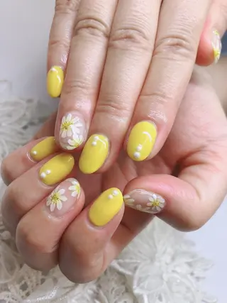 ネイル Flowerネイルサロン所属・. yukiのネイルデザイン