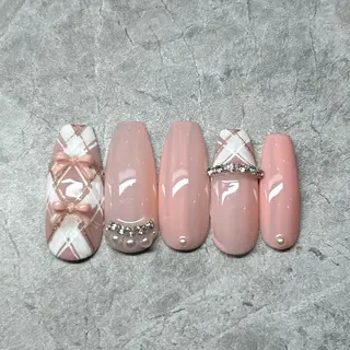 ネイル eyelash &nail REVE立川南口店所属・REVE南口 🌺yuina🌺のネイルデザイン