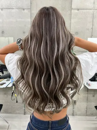 ロング LINOET名古屋所属・ダブルカラー🩶上村 純妃🩶名駅徒歩5分のヘアスタイル