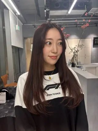 ロング カラー 飯ヶ谷 成海のヘアスタイル