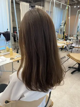 カラー 辺見 葵のヘアスタイル