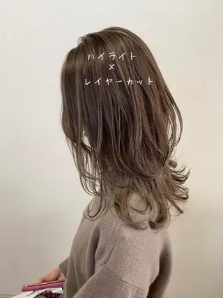 ミディアム 山本 茉希のヘアスタイル
