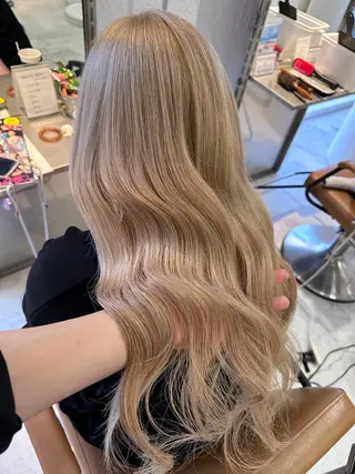 ロング カラー レイヤーブリーチ特化 ホワイト専門/岸のヘアスタイル