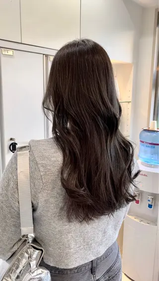 ロング メンズバレイヤージュ 斉藤春のヘアスタイル