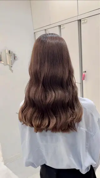 ロング メンズバレイヤージュ 斉藤春のヘアスタイル