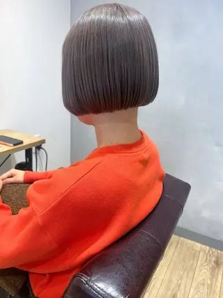 ショート カラー 切りっぱなしボブ 艶カラー🌷江梨🍎のヘアスタイル