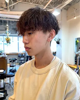 ショート パーマ メンズ グランジヘア 無造作ヘアHYUGAのヘアスタイル