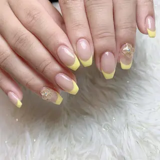 ミディアム ネイル ☺︎山部 志麻☺︎のネイルデザイン