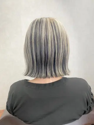 ミディアム _White所属・ＳＨＩ ＺＵのヘアスタイル