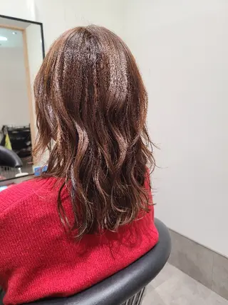 セミロング GO TODAYシェアサロン岡山店所属・🎗️髪質改善・美髪 艶髪🥇小西邦生のヘアスタイル