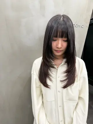 ロング M CHIHIROのヘアスタイル