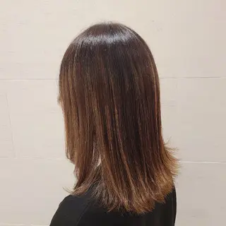 ミディアム レナークソワン ちだしえりのヘアスタイル