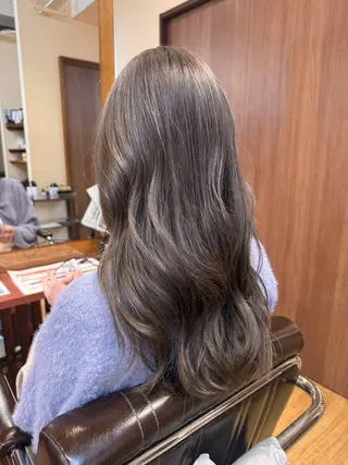 ミディアム カラー ルーツ/ デザイン/ ハイトーン/おこのぎのヘアスタイル