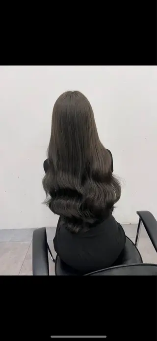 ロング しゅういち/赤み消し カラー特化のヘアスタイル