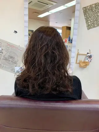 セミロング パーマ 加藤（旧姓　今竹） 遥花のヘアスタイル