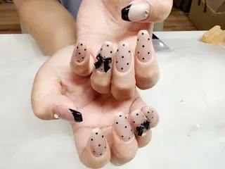 ネイル Fairyフェアリーネイルサロン所属・シズ セキのネイルデザイン