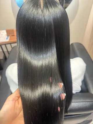 ロング NAVY 橋本心 縮毛矯正のヘアスタイル