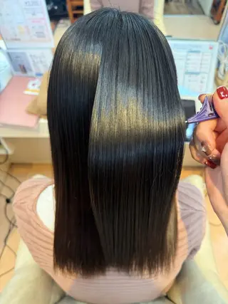 ミディアム 土肥 美羽のヘアスタイル