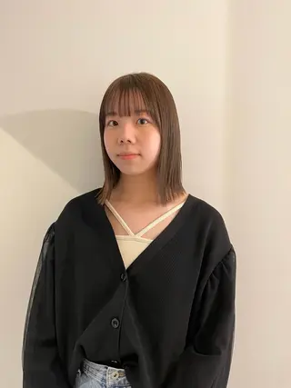 ミディアム カラー 渋谷 留菜のヘアスタイル