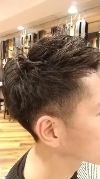 メンズ ✂デザインカット🐟 高評価✂戸崎俊成✂のヘアスタイル