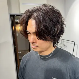 メンズ 表参道フェザーパーマ ニュアンスパーマのヘアスタイル