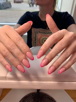 ネイル Raduga Nail Design所属・🤎🩷 AnnaMariyaのネイルデザイン