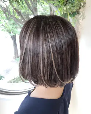 ショート カラー 上霜 菜月のヘアスタイル