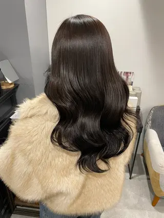 ロング カラー 紅都🫧透明感 水光カラー🫧のヘアスタイル