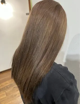 カラー アンディアーモ　カリーノ所属・山口 千歌のヘアスタイル