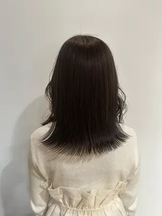 セミロング カラー 塩澤 榛奈のヘアスタイル