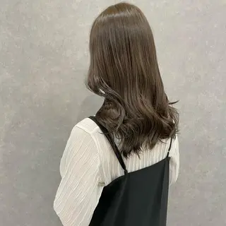 セミロング カラー はちすか るかのヘアスタイル