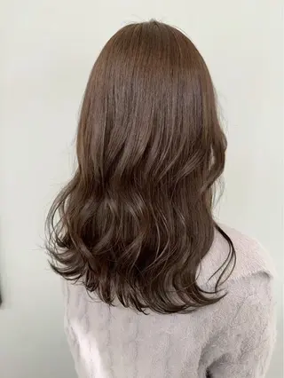 カラー 山名 璃湖のヘアスタイル