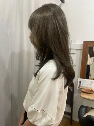 ロング カラー momoka ［pejite]のヘアスタイル