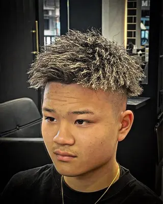 ショート カラー パーマ ヘアアレンジ メンズ men'slapis YUTOのヘアスタイル