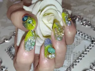 ネイル エステとネイル ローズコンフォートのネイルデザイン