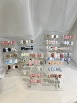 ネイル S. Ishiuchiのネイルデザイン