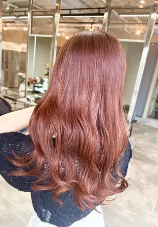 セミロング カラー 吉本 愛花のヘアスタイル