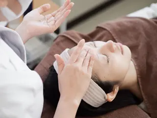 こり解消オイルリンパ ムーンリズムのエステ・リラクイメージ