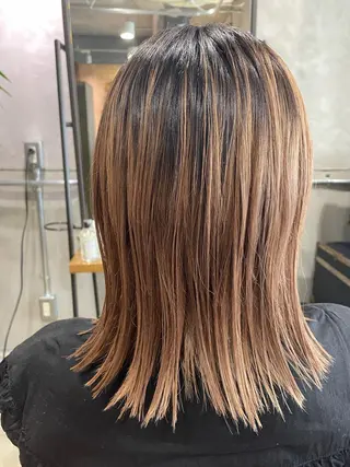 セミロング さの あやねのヘアスタイル