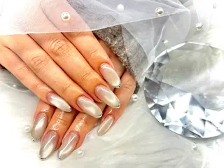 ミディアム GG houseのネイルデザイン