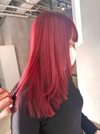 ロング カラー ハイトーン／透明感 カラー Mioのヘアスタイル