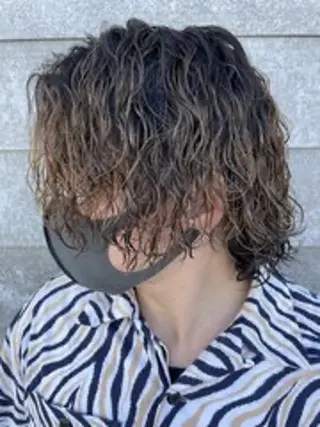 ミディアム パーマ メンズ Hwyl by Niau所属・内山 翔太のヘアスタイル