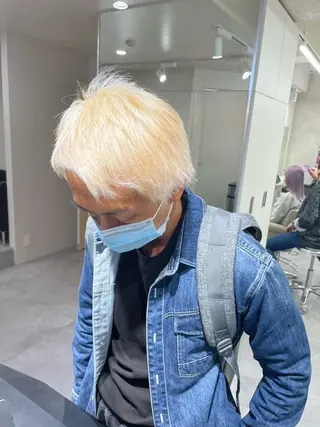 ショート カラー メンズ ブリーチ特化 ハイトーンRYOYAのヘアスタイル