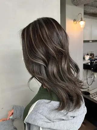 セミロング カラー 新宿/韓国ヘア/ 髪質改善ストレートのヘアスタイル