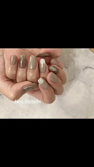 ネイル ネイルリボン 受付スタッフのネイルデザイン