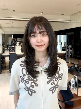 ロング レイヤー/顔周り カット/松岡 祥利のヘアスタイル