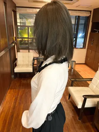 ミディアム カラー 髪質改善ｶﾗｰ ｹｱﾌﾞﾘｰﾁ/ﾀﾑのヘアスタイル