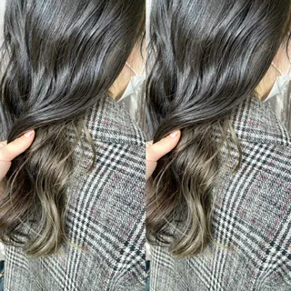 セミロング カラー 川越 輝梨奈のヘアスタイル